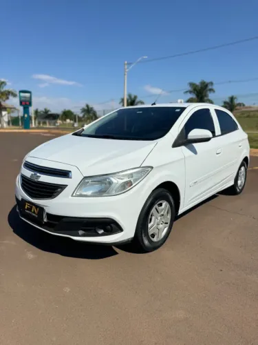 Chevrolet Onix Hatch LT 1.0 12V Flex Mec. 4P 2014