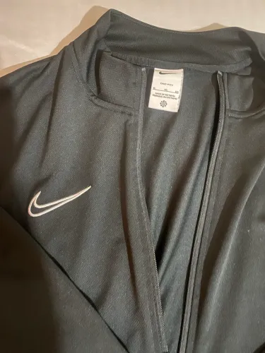 Jaqueta dri fit 2021