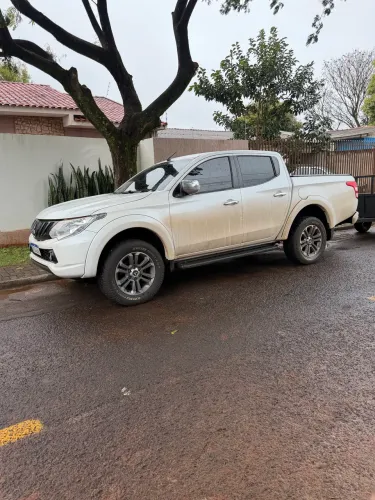 Mitsubishi L200 Triton Sport GLS 2.4 CD Diesel Mec. 2018
