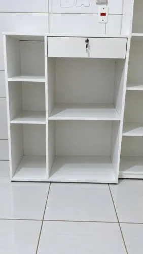 Vende-se um balcão de loja