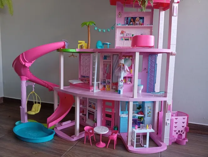 Vendo casa da Barbie nova