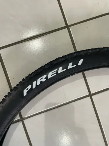 Vendo pneu tubeless Pirelli 29 X 2.20