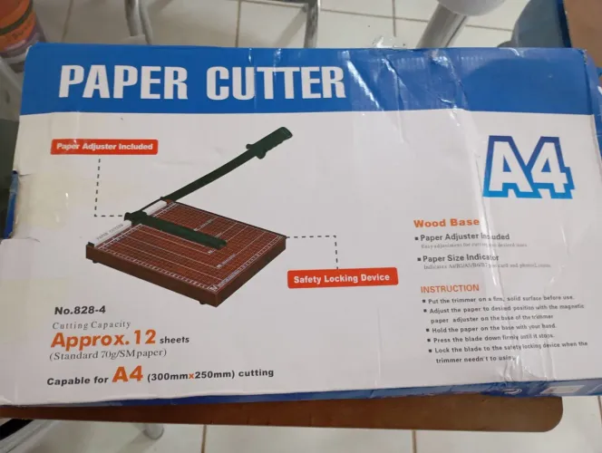 Guilhotina Paper Cutter