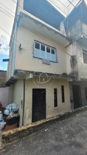 Casa para Venda em Itapuã | 2 Quartos | Casa Solta | Perto da Av Dorival Caymmi