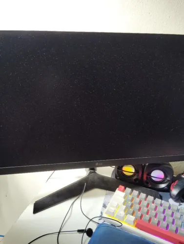 Vendo monitor ultragear LG de 180hz em excelente estado.