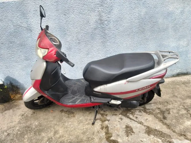 ? HONDA LEAD 110 À VENDA ?