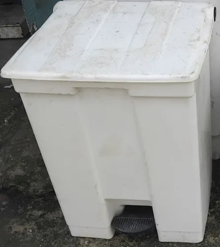 Lixeiras de 100L