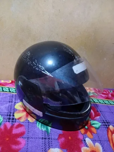 Capacete em bom estado de uso tm 56