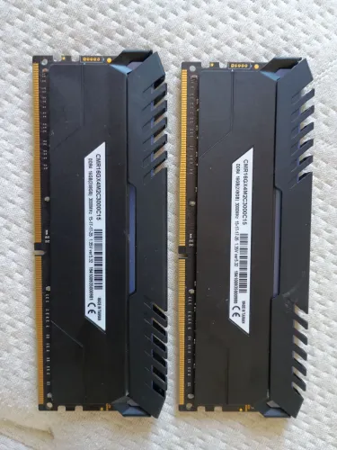 DDR4 Corsair 16gb (2x8g)