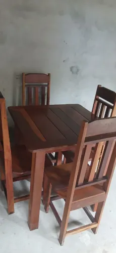 Mesa 4 cadeiras nova