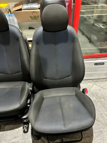 Bancos HB20 com detalhes Azul 