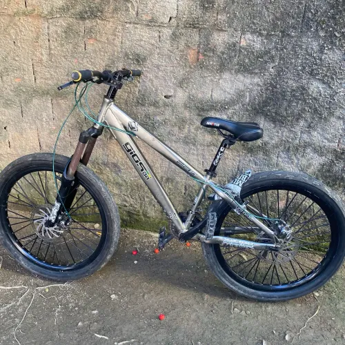 Bicicleta Gios aro 26 pneu balão, com marcha 