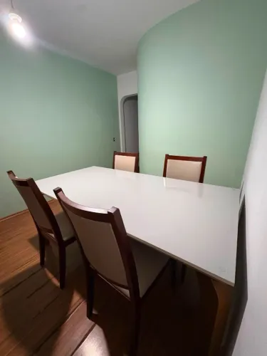 Mesa de jantar Com cadeiras