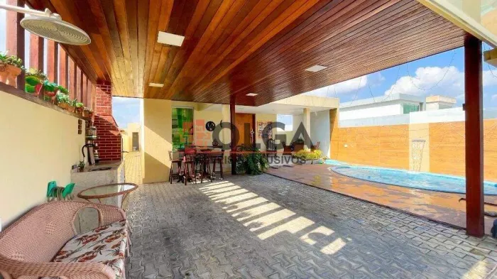 Casa com piscina/ 4 quartos condominio proximo ao centro à venda, Gravatá/PE