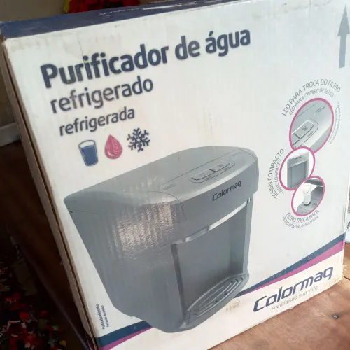 Purificador de água refrigerado ele é um produto de purificar água e refrigera mesmo tempo