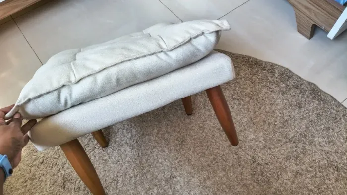 Poltrona amamentação com puff
