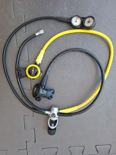Conjunto regulador AquaLung para mergulho