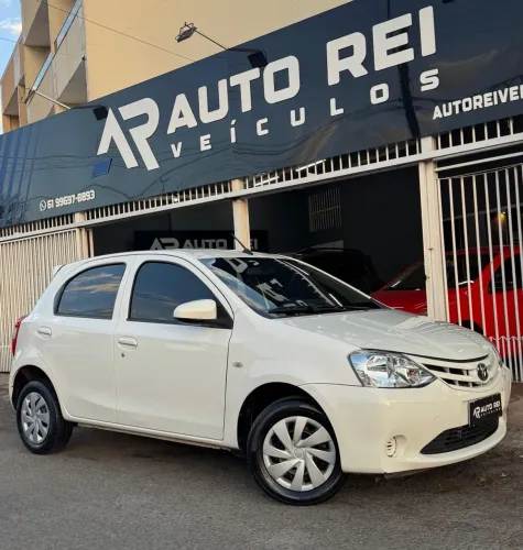 Toyota Etios X 1.3 Flex 16V 5P Mec. 2017