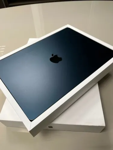 Macbook M3 na caixa com acessórios - 8gb RAM
