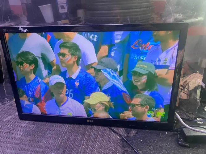 Vendo tv 3 d LG 55 polegadas obs não e  smartv 