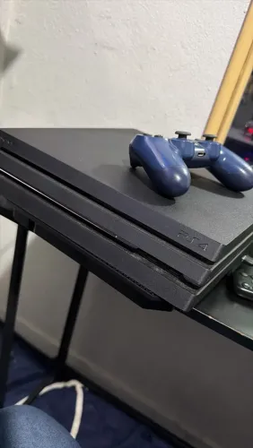 PS4 PRO 1TB - troco por celular ou vendo