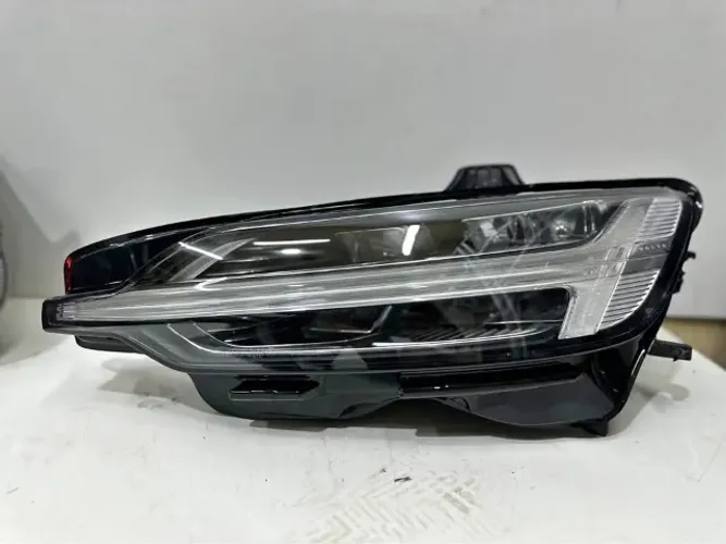 farol volvo s90