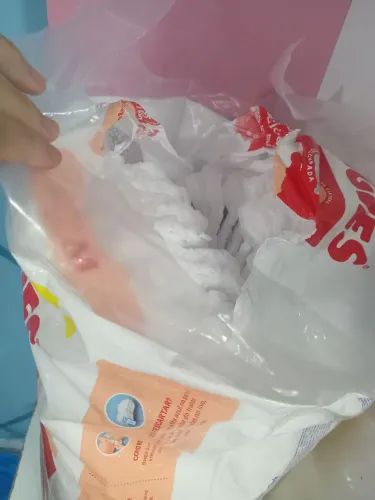 Vendo pacote de fralda aberto com 70 fraldas