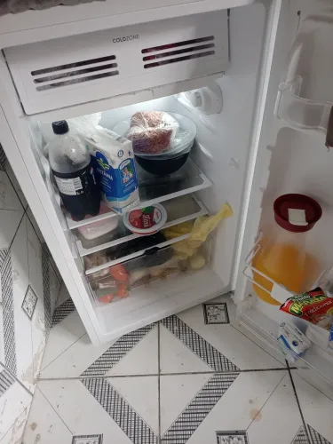 Vende se geladeira semi nova com 6 meses de uso
