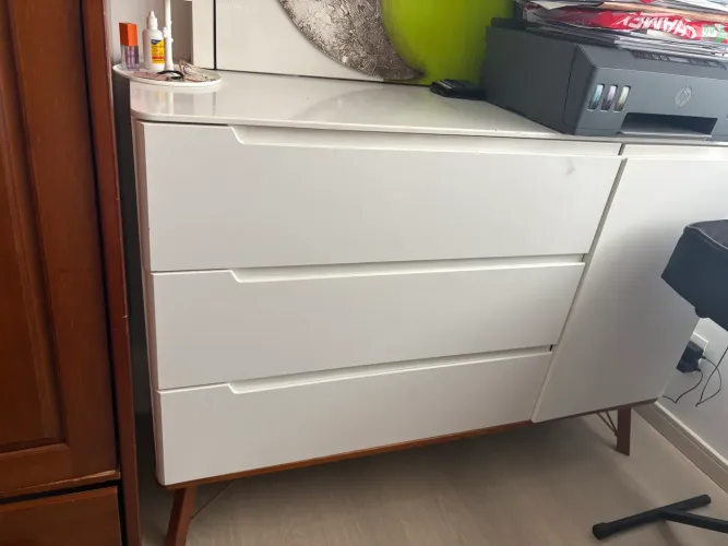 Cômoda bebe, três gavetas, uma por porta com divisória - Tok Stok