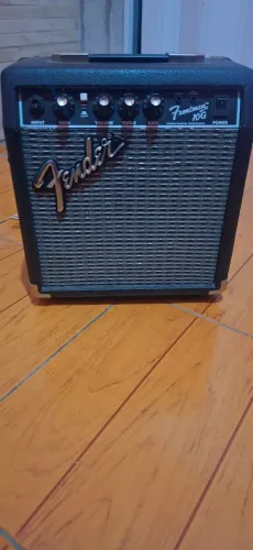Caixa Amplificada Fender 10g em excelente estado 
