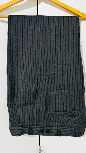 Calça listrada/risca giz