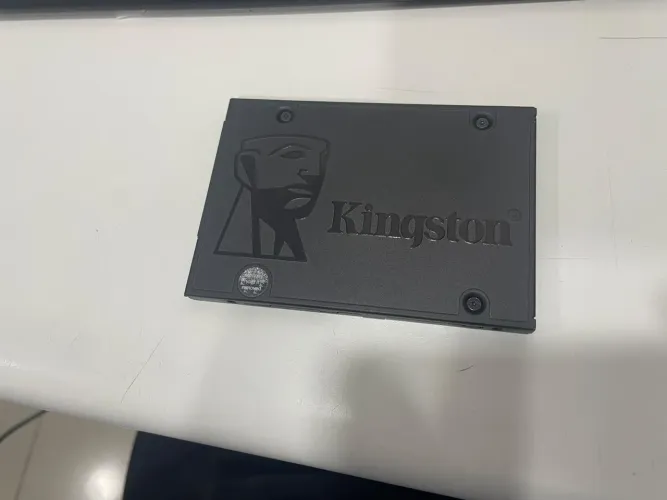 Vendo SSD Kingston 240GB semi novo!