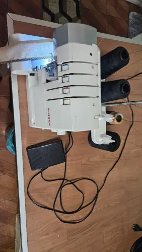 Máquina Singer interlock 4fios ponto cadeia