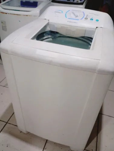 Ótima Eletrolux 220v 12 kilos