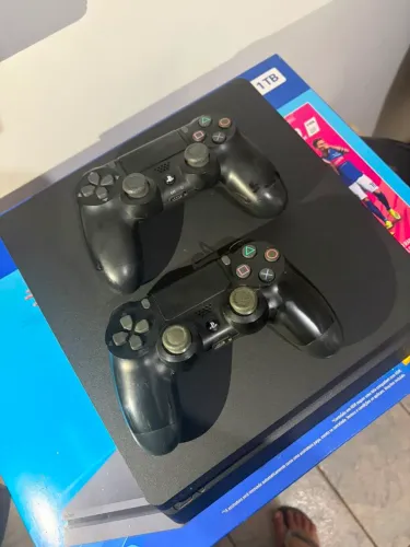 Ps4 de 1T semi-novo