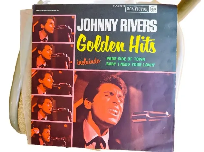 LP JOHNNY RIVERS - Golden Hits - Reviseted - 1967 - Muito Bem Conservado -