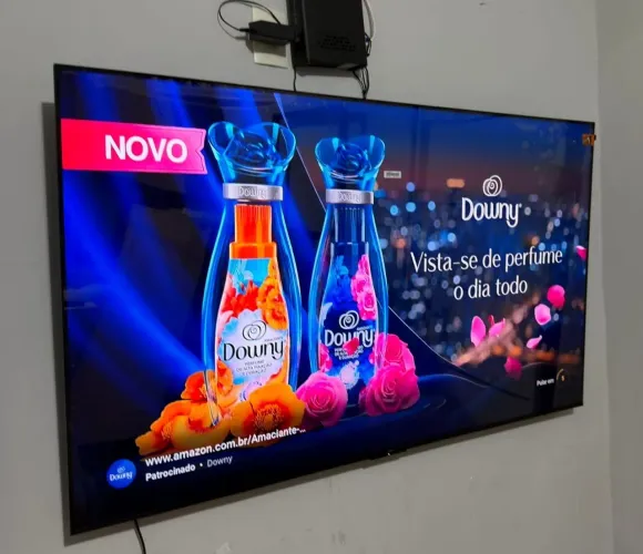 Smart TV tcl Android 50 polegadas 4K bordo infinita comando de voz