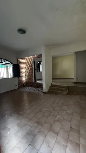 ALUGA-SE CASA AMPLA | 3 QUARTOS COM ENERGIA SOLAR | BAIRRO CIDADE NOVA