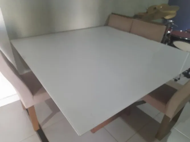 Vendo Mesa de vidro - 6 lugares com possibilidade de 8