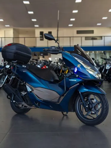 PCX DLX 2024