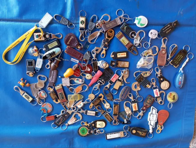 Lote de chaveiros antigos