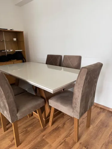 Mesa de Jantar com 6 cadeiras