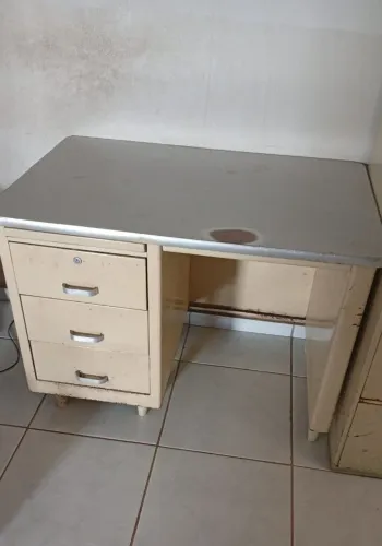 Vende se mesa