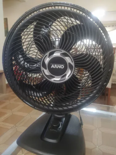 Ventilador marca Arno