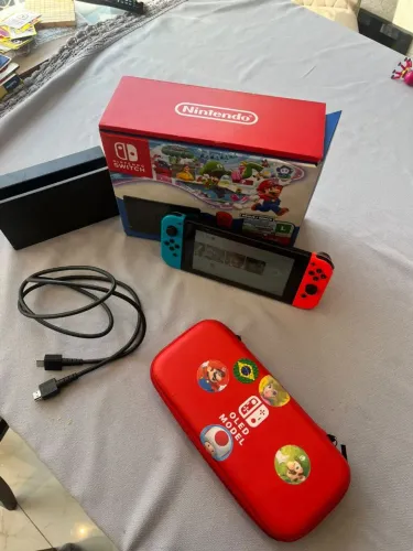 NINTENDO SWITCH  DESBLOQUEADO COM.10 JOGOS NA MEMÓRIA. 