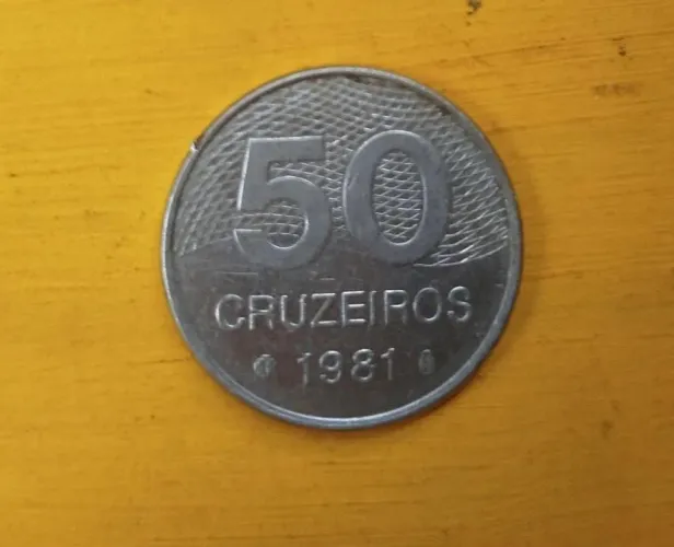 Vendo moeda antiga de 50 cruzeiros de 1981 bem rara com erro de cunhagem reverso invertido
