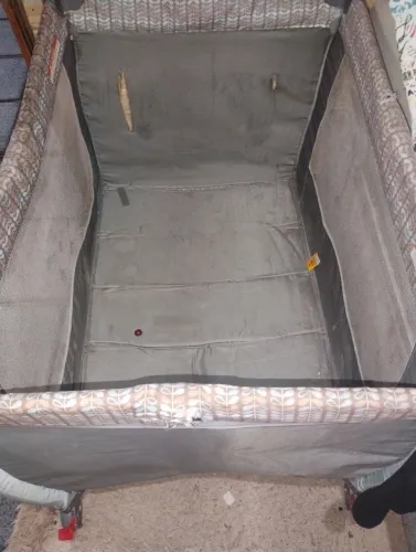 Vendo cercadinho que vira berço