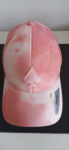 VENDO BONÉ CLASSIC HATS ROSA 