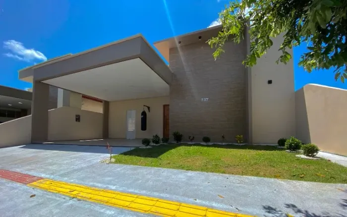 Casa MOBILIADA com energia Solar - Cond. Jardim Europa