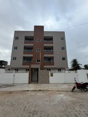 Apartamento de 02 quartos em mangabeira